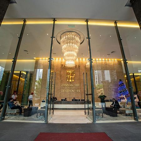 Ph Suites At Pavilion Bukit Bintang Kuala Lumpur Eksteriør billede The lobby of the hotel
